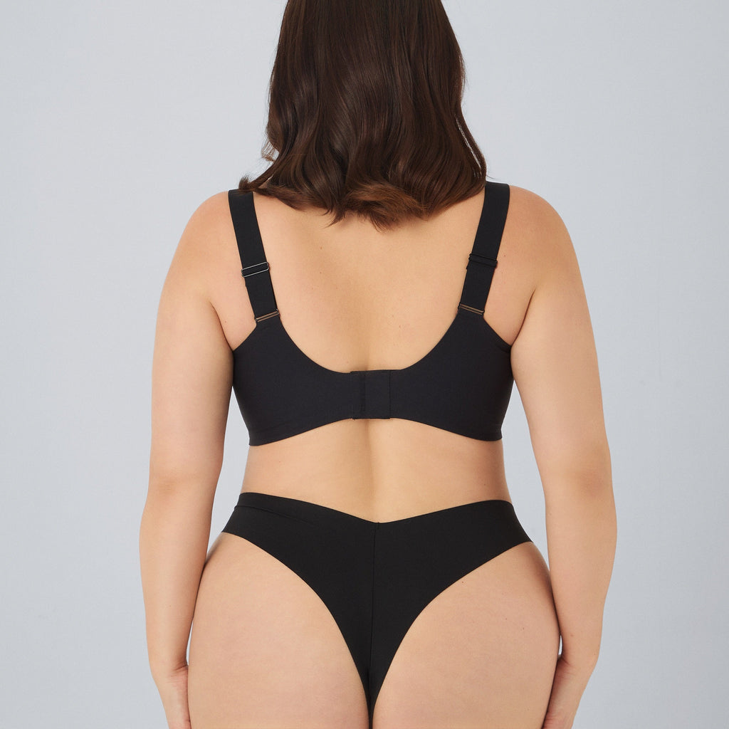 Soutien-gorge Confort Plus NAVEA, coloris noir — vu de dos, porté