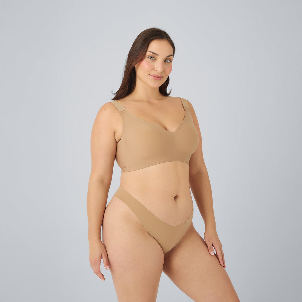 Soutien-gorge Confort Plus NAVEA, coloris beige — porté, de face