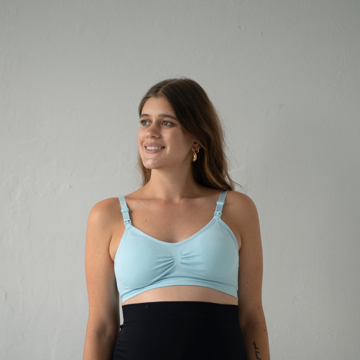 Soutien-gorge d'Allaitement NAVEA, coloris bleu — porté