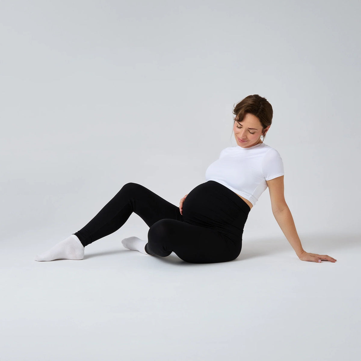 Legging de Grossesse NAVEA, coloris noir — porté
